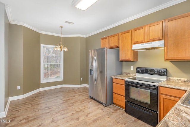 kitchen with decorative light fixtures, black range with electric stovetop, light wood-style floors, stainless steel fridge, and under cabinet range hood