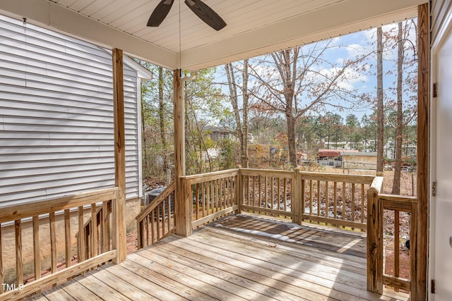 deck with ceiling fan