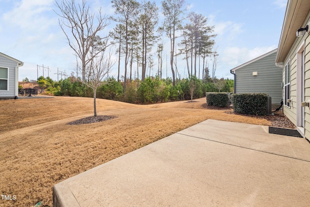 view of yard with a patio