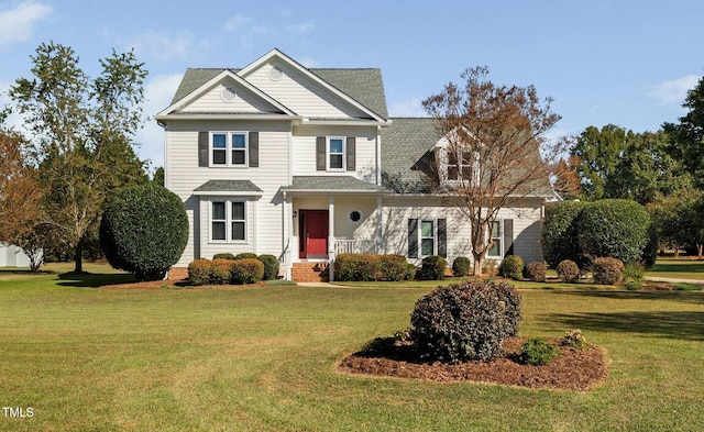 view of front of home featuring a front lawn