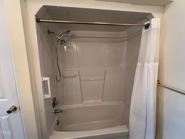 full bath with shower / bath combo with shower curtain