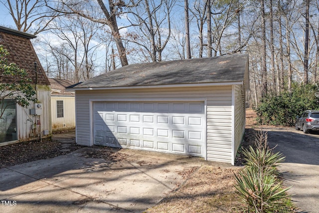 view of detached garage