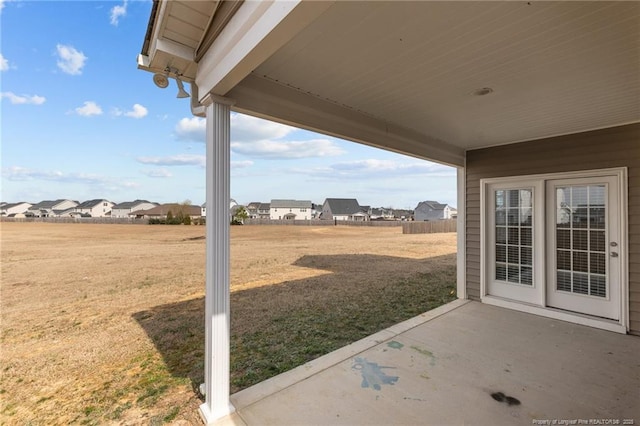 view of yard featuring a patio area