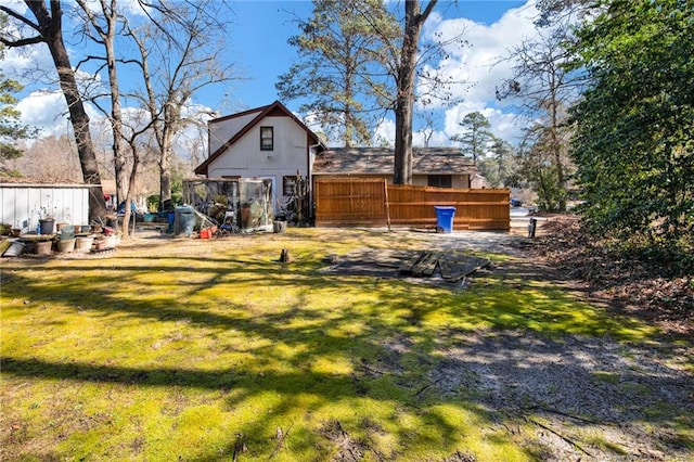 view of yard featuring fence