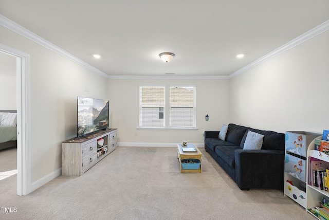 living area with crown molding, carpet flooring, recessed lighting, and baseboards