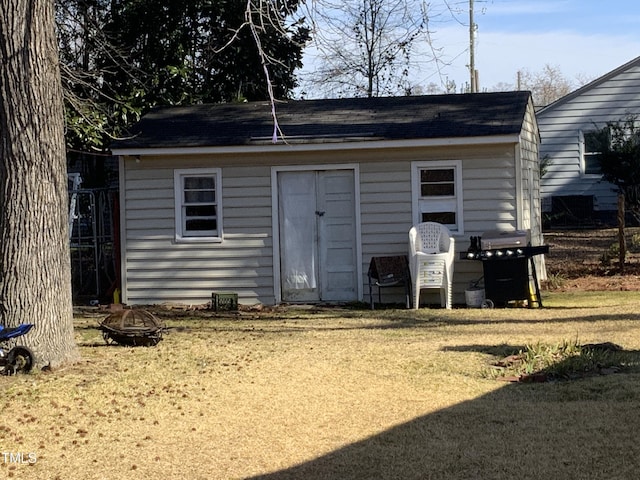 view of outbuilding featuring an outbuilding