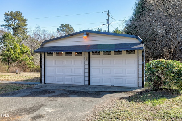 view of detached garage