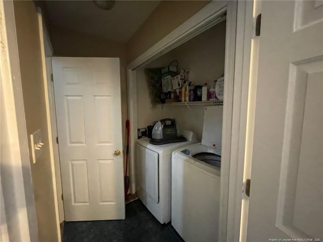 washroom with laundry area and independent washer and dryer