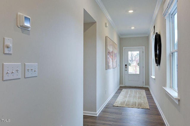 entryway featuring baseboards, recessed lighting, dark wood-style floors, and crown molding