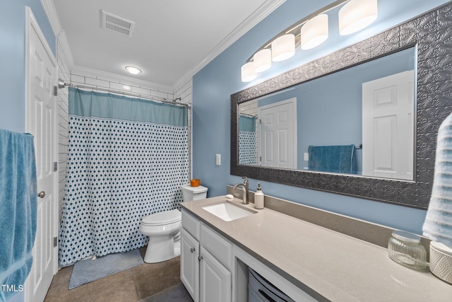 full bathroom with vanity, visible vents, ornamental molding, curtained shower, and toilet