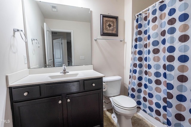 full bath with a shower with curtain, visible vents, vanity, and toilet