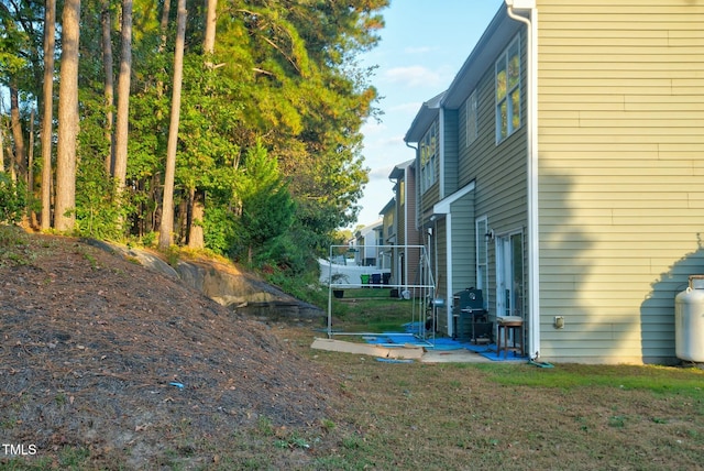 view of yard featuring a patio