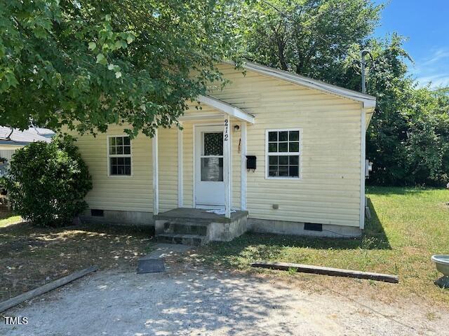 bungalow-style home featuring crawl space