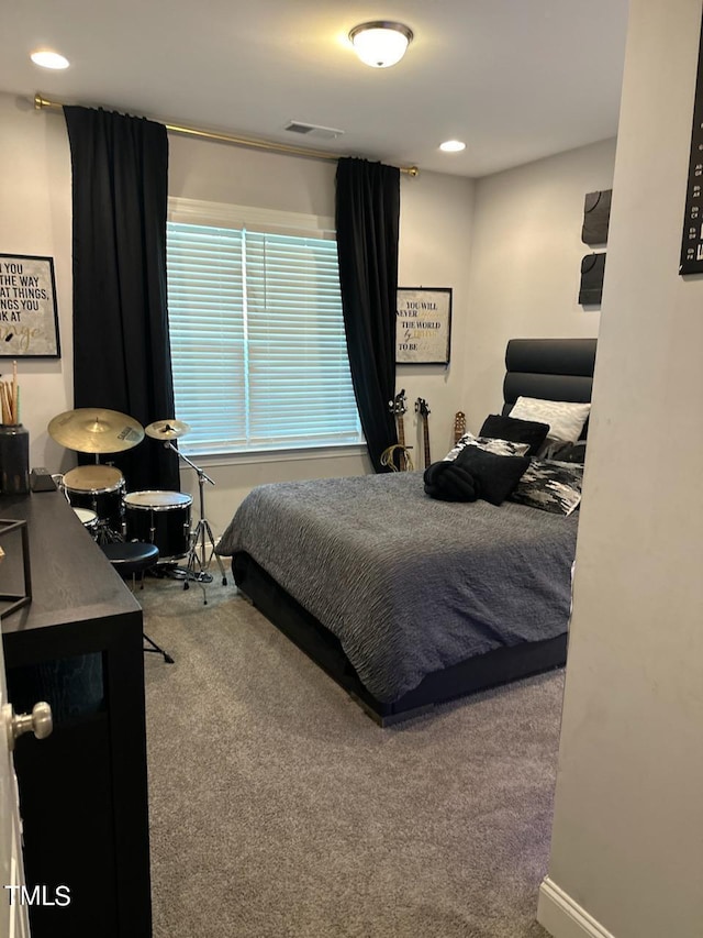 bedroom featuring carpet flooring, visible vents, and recessed lighting