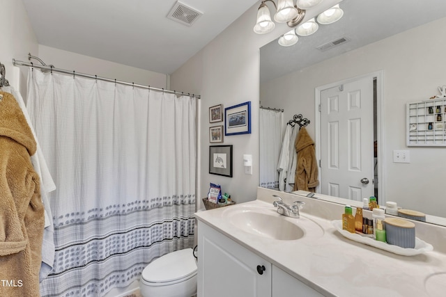 full bathroom with toilet, vanity, visible vents, and a shower with curtain