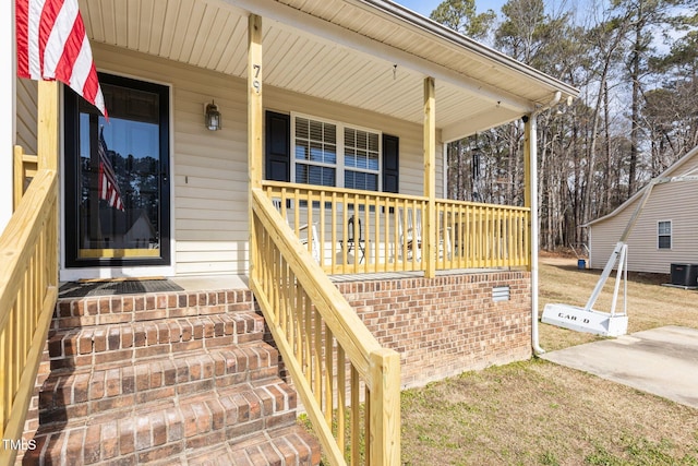 property entrance with a porch