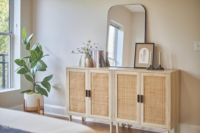 room details featuring baseboards