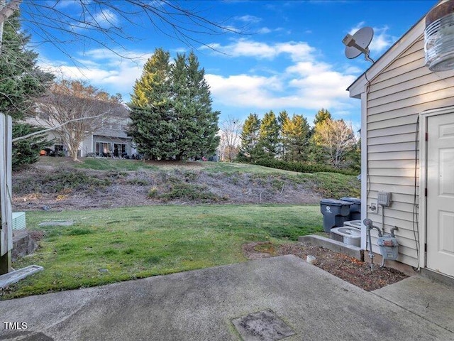 706 Canyon Lake Cir, Morrisville, NC 27560 - view of yard featuring a patio