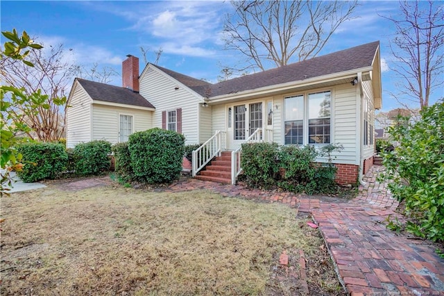 504 W 30th St, Lumberton, NC 28358 - view of front of house with a front yard