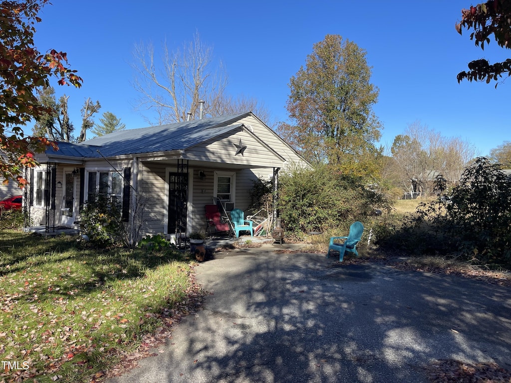 view of front of property with a porch