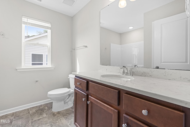 full bath with visible vents, baseboards, toilet, and vanity