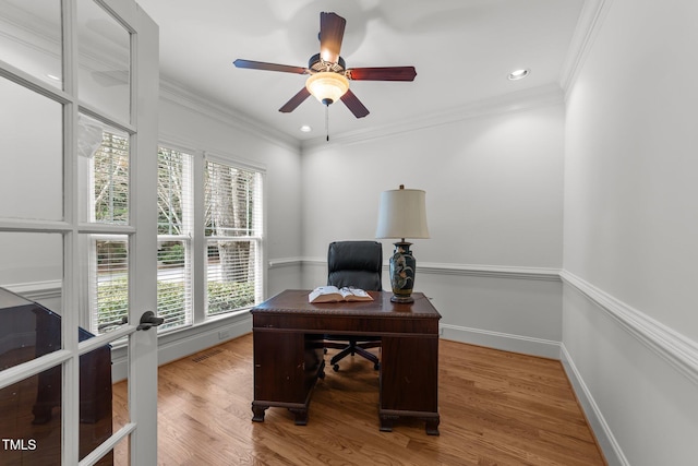 office featuring baseboards, ornamental molding, recessed lighting, light wood-style flooring, and a ceiling fan