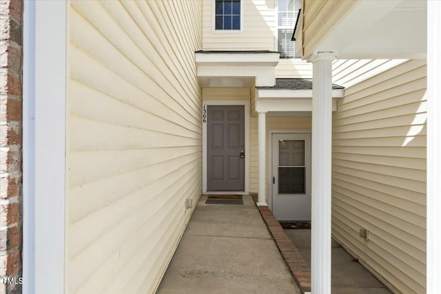 view of entrance to property