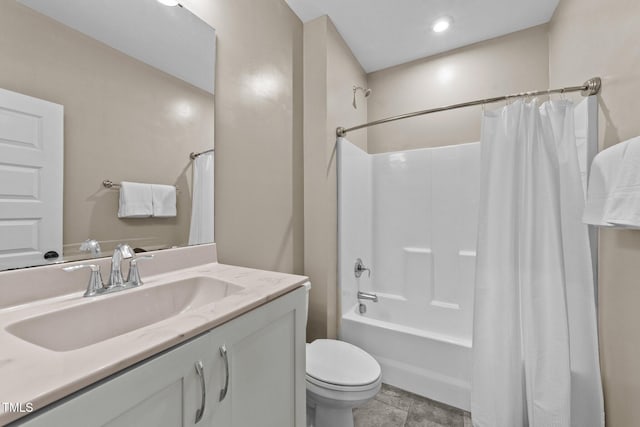 full bath featuring vanity, toilet, and shower / tub combo with curtain