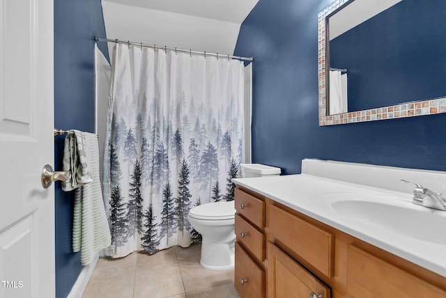 full bath featuring tile patterned flooring, a shower with shower curtain, vanity, and toilet