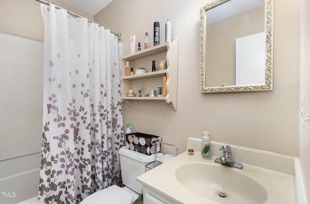 full bath featuring curtained shower, toilet, and vanity