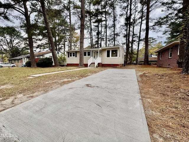 ranch-style house with crawl space