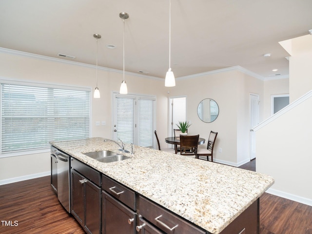 kitchen with a sink, dark wood-style floors, dark brown cabinets, dishwasher, and an island with sink