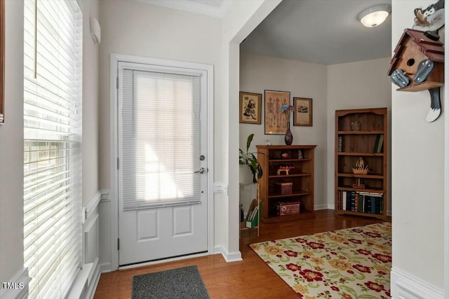 entryway featuring wood finished floors