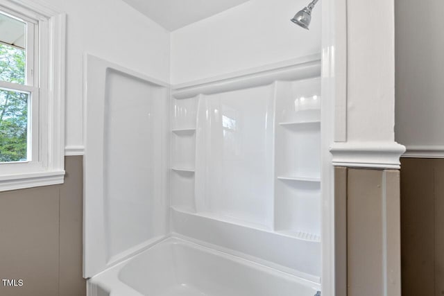 bathroom featuring shower / bath combination