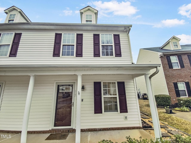 view of front of house with covered porch