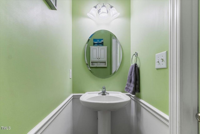 bathroom with wainscoting