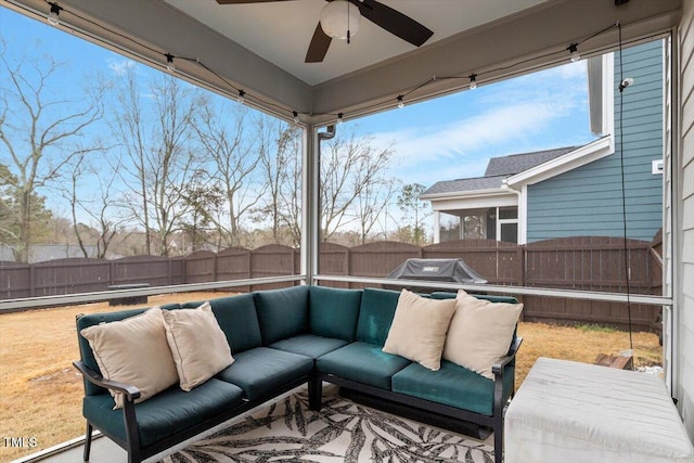 view of patio / terrace with outdoor lounge area, a ceiling fan, and a fenced backyard