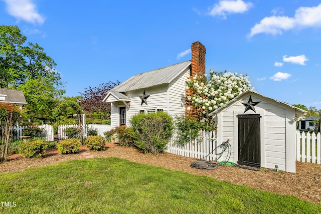 exterior space featuring fence