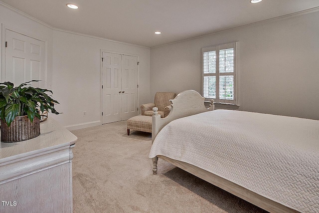 bedroom featuring recessed lighting, ornamental molding, baseboards, and light colored carpet