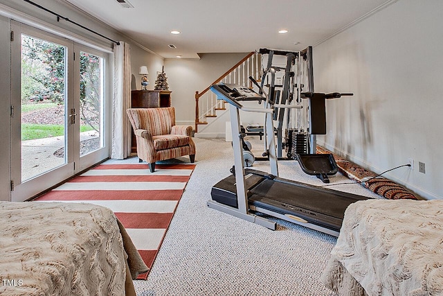 exercise room featuring baseboards, carpet, visible vents, and recessed lighting