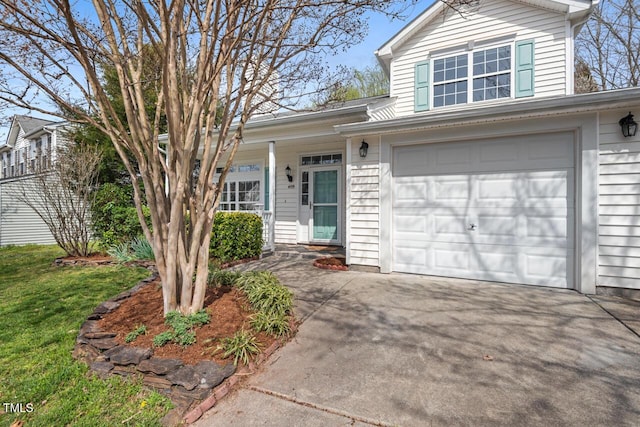 view of front of home featuring driveway