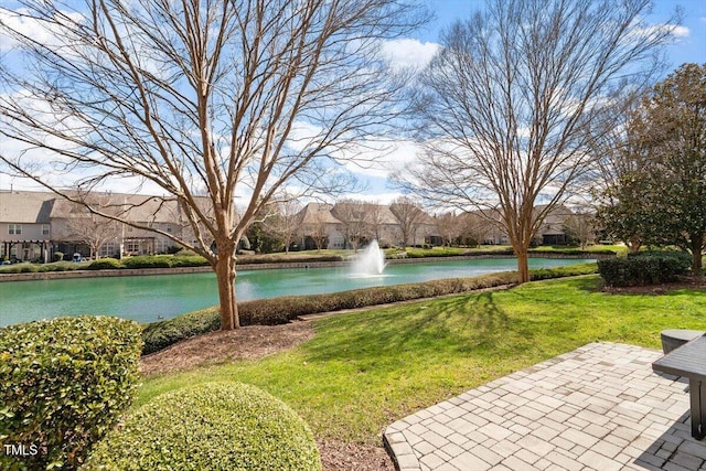 view of yard featuring a water view