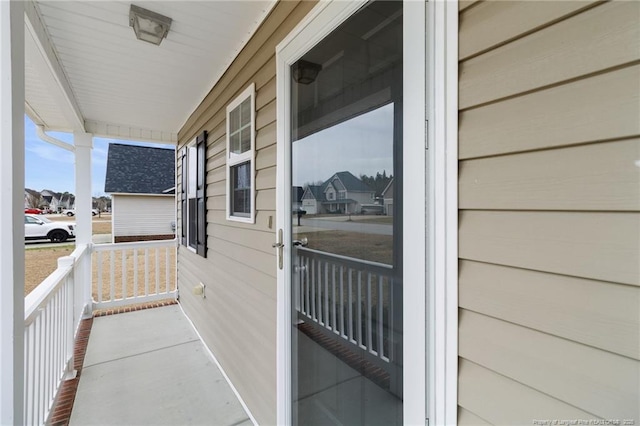 balcony featuring covered porch