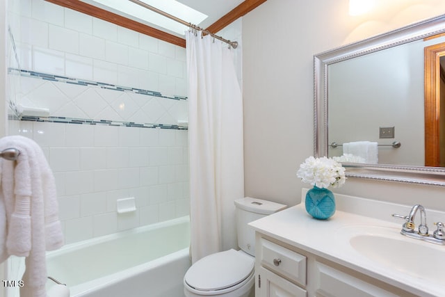 full bath with shower / bath combo with shower curtain, toilet, and vanity