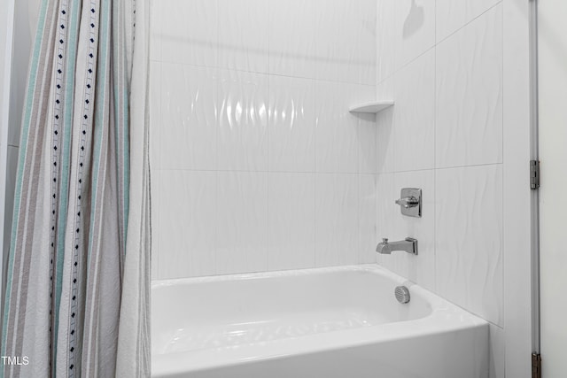 full bathroom featuring shower / tub combo with curtain