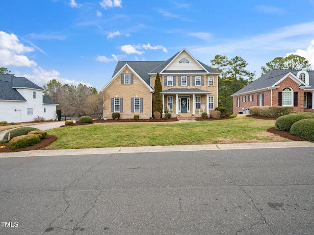 view of front of house featuring a front yard