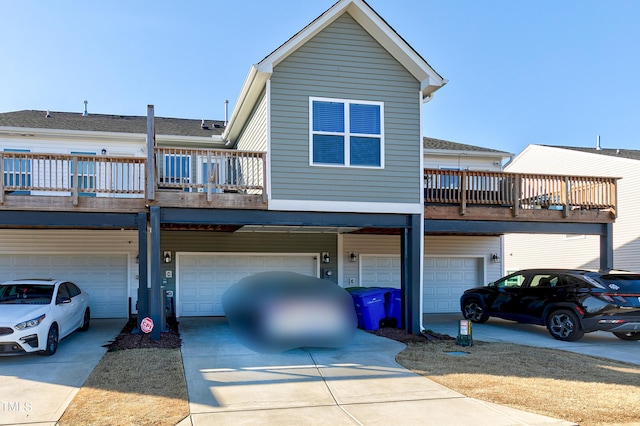 view of front of house featuring a garage and driveway