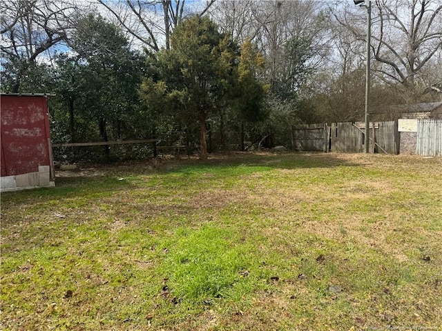 view of yard featuring fence