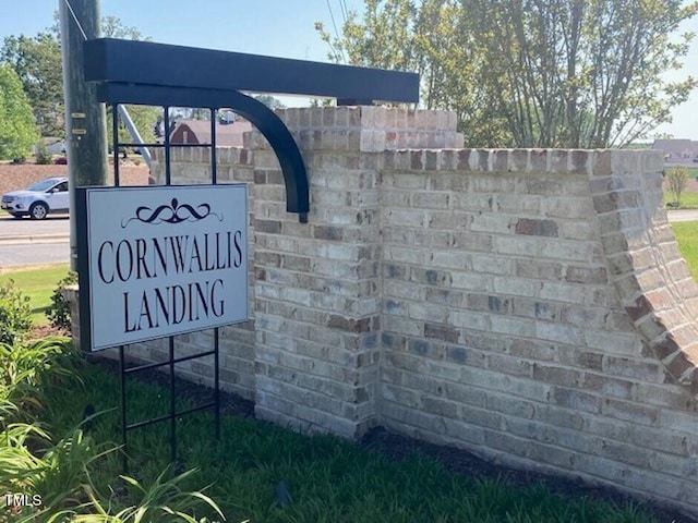 view of community / neighborhood sign