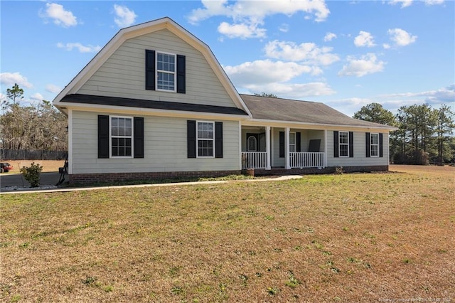 view of front of home featuring covered porch, a gambrel roof, and a front lawn